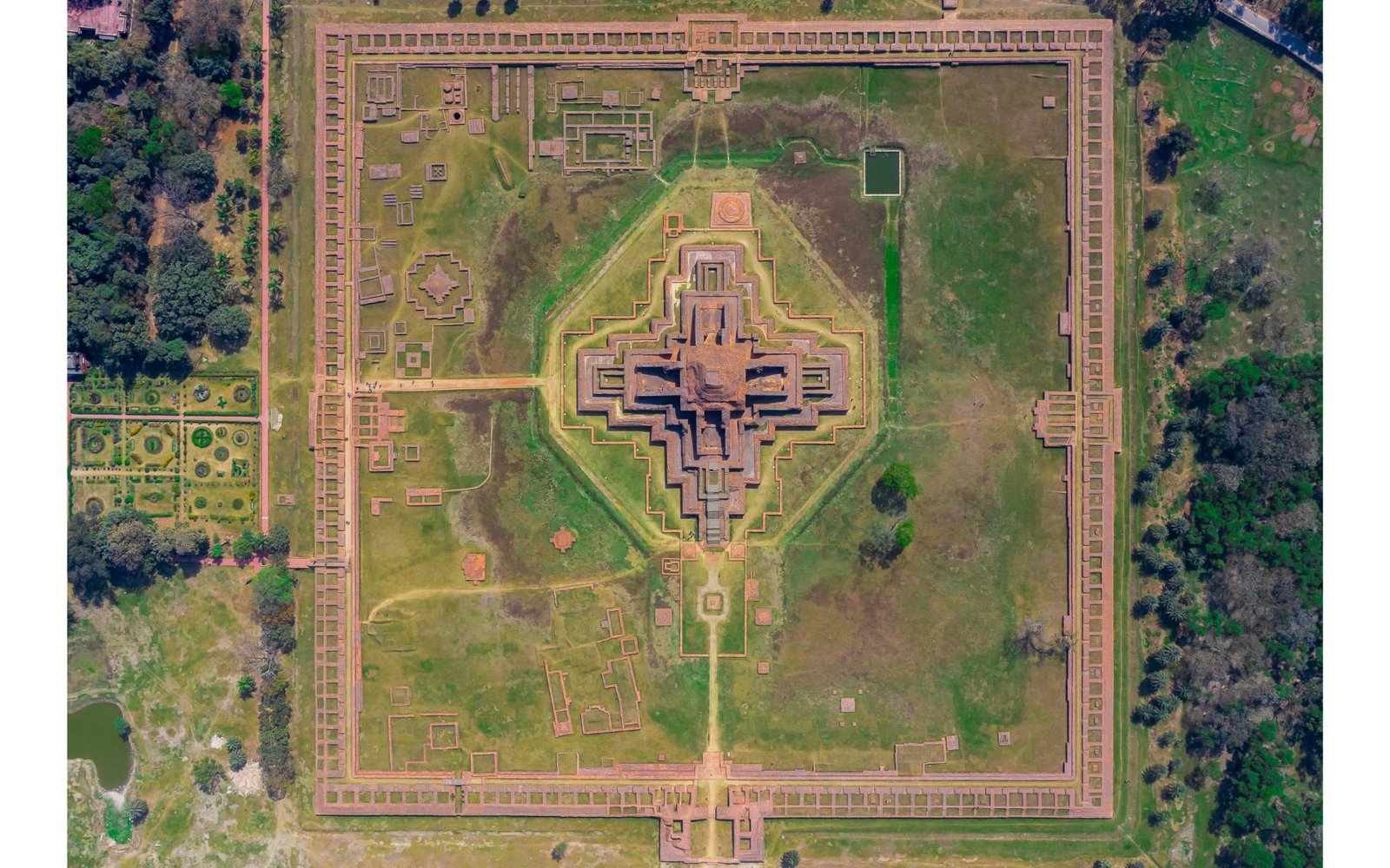 Somapura Mahavihara, Paharpur: A Landmark of Buddhist Heritage in Bangladesh architecture