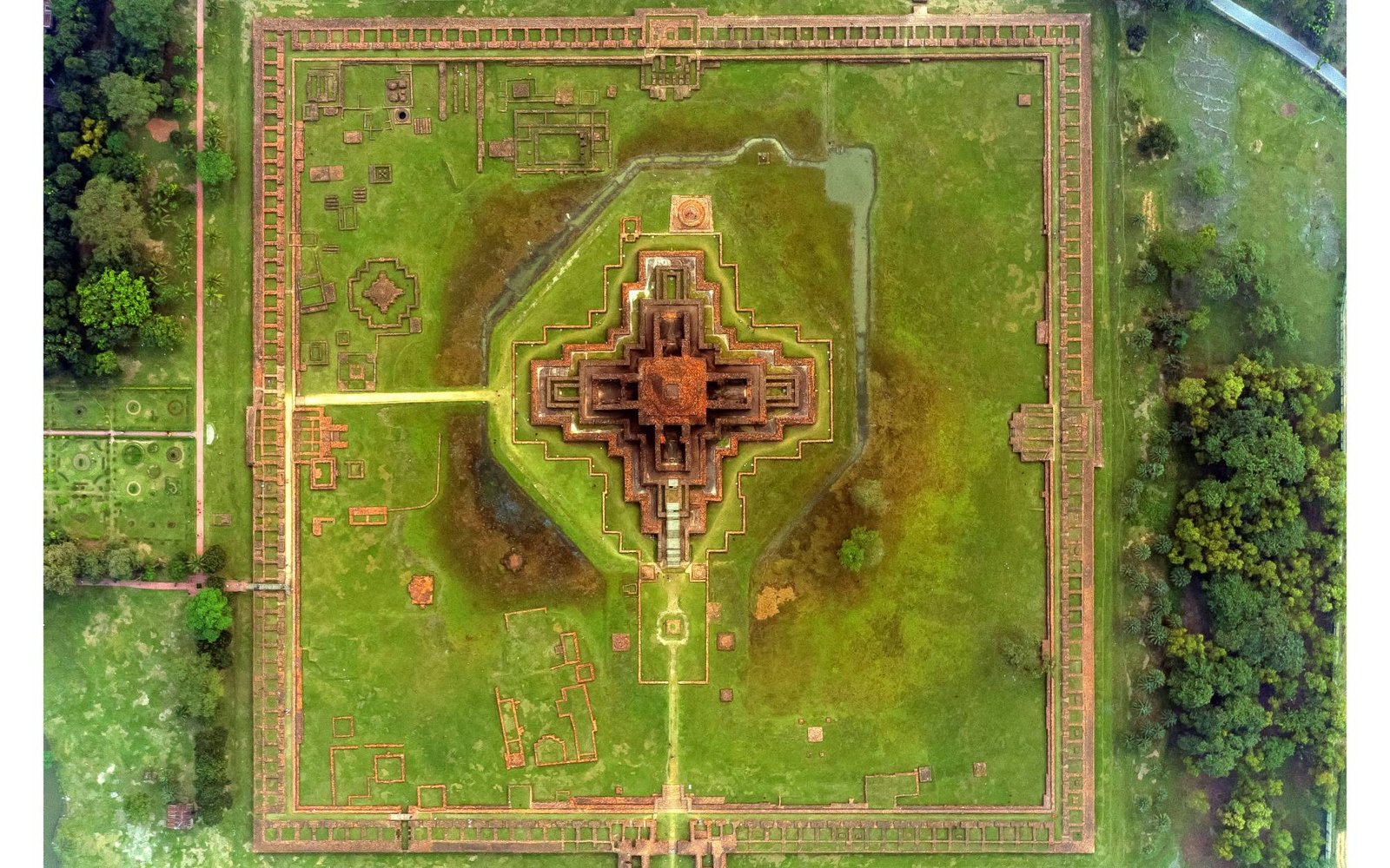 Somapura Mahavihara, Paharpur: A Landmark of Buddhist Heritage in Bangladesh architecture