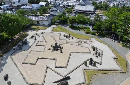 Japanese Stone Gardens: Diversity, Sustainability, and Consumerism